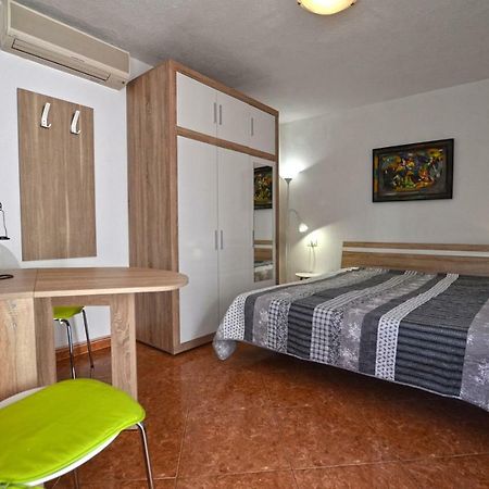 רוביני Yulia Apartments מראה חיצוני תמונה