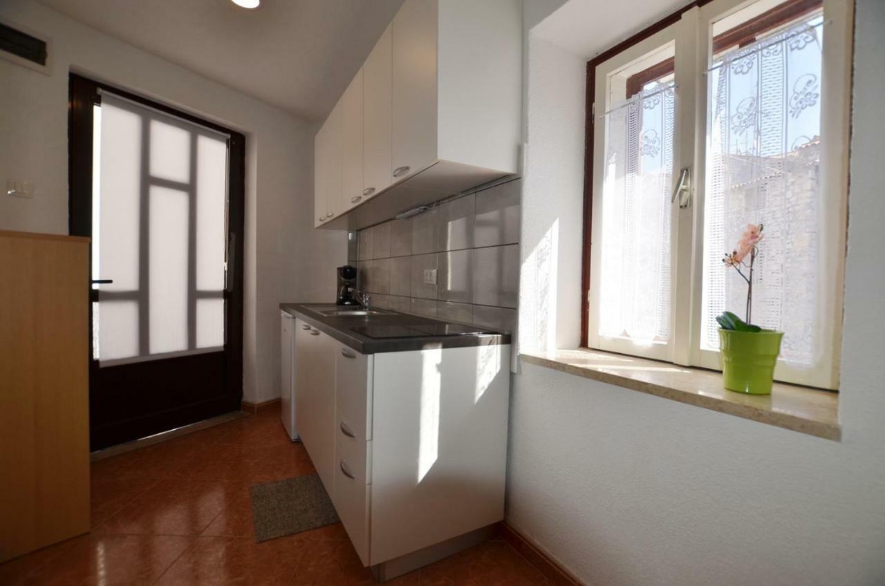 רוביני Yulia Apartments מראה חיצוני תמונה