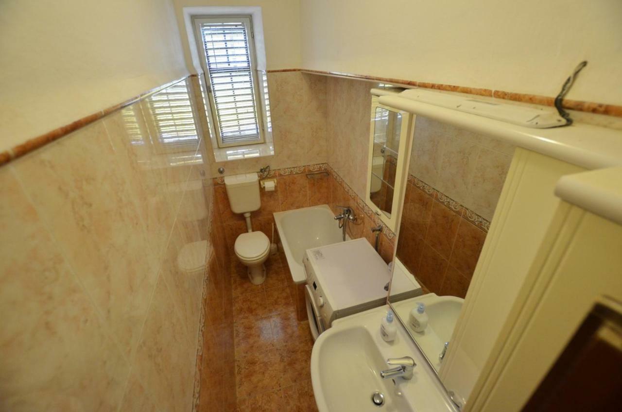 רוביני Yulia Apartments מראה חיצוני תמונה
