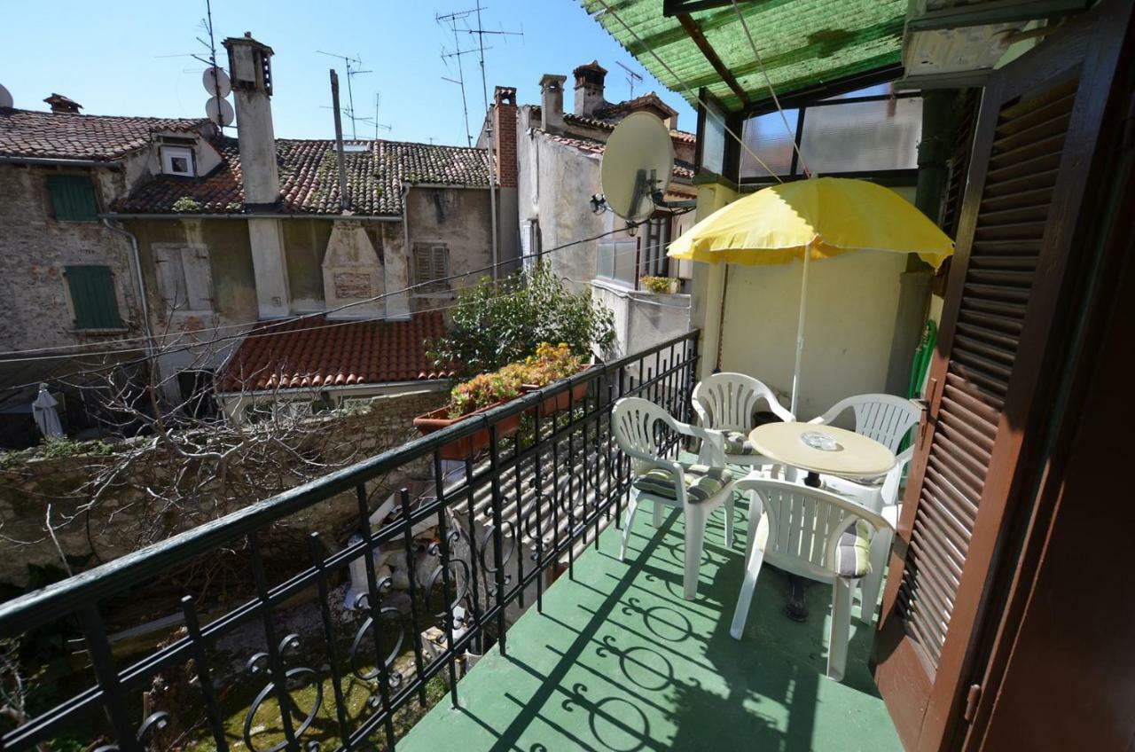 רוביני Yulia Apartments מראה חיצוני תמונה