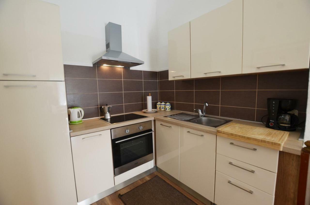 רוביני Yulia Apartments מראה חיצוני תמונה