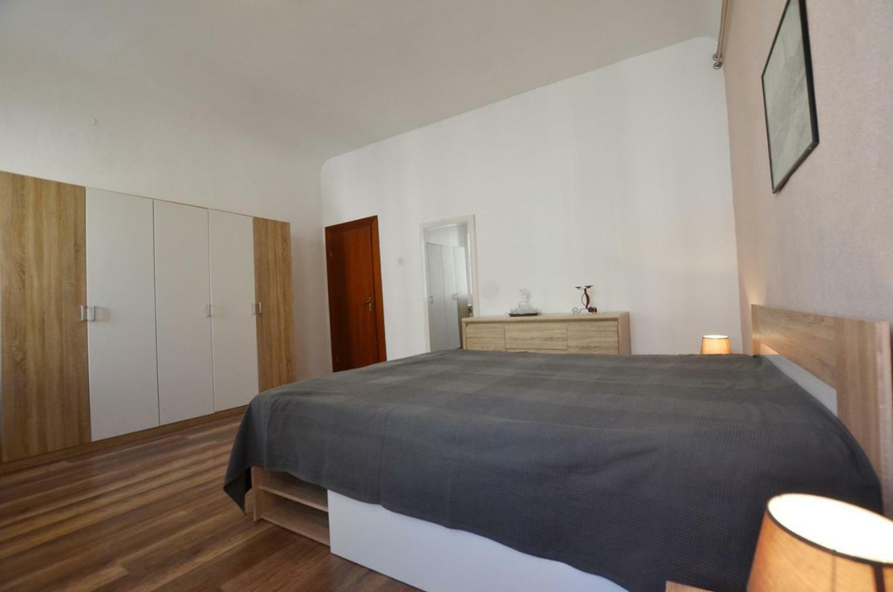 רוביני Yulia Apartments מראה חיצוני תמונה