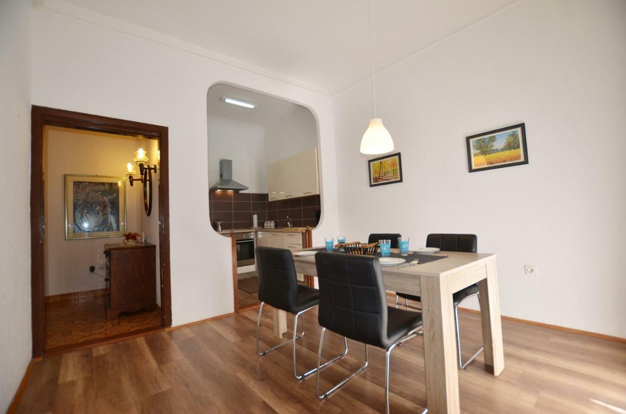 רוביני Yulia Apartments מראה חיצוני תמונה